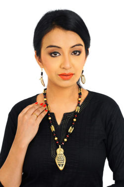 dokra owl pendant necklace set with earrings