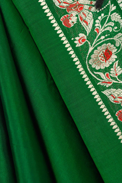 green baluchari silk stole - close up