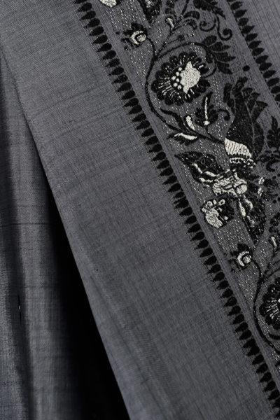 grey baluchari silk stole - close up